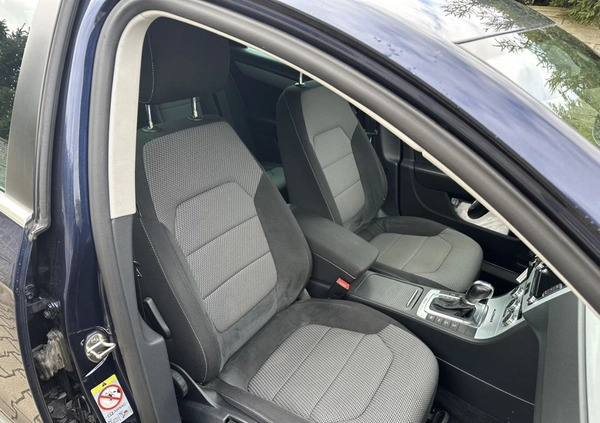 Volkswagen Passat cena 35500 przebieg: 253000, rok produkcji 2012 z Dębno małe 137